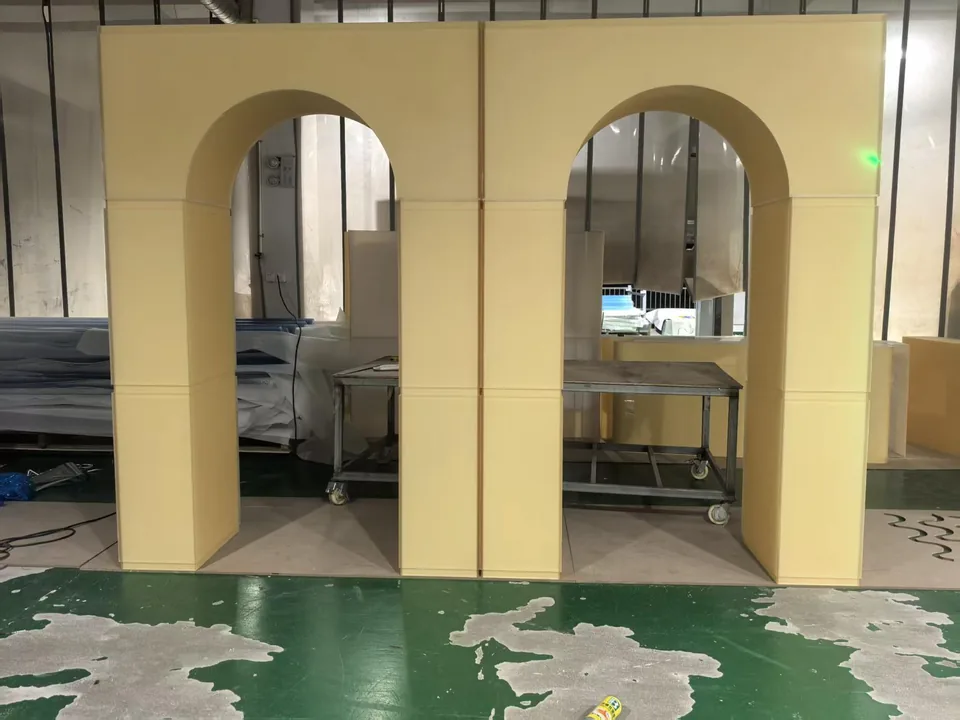 Twin illuminated arches